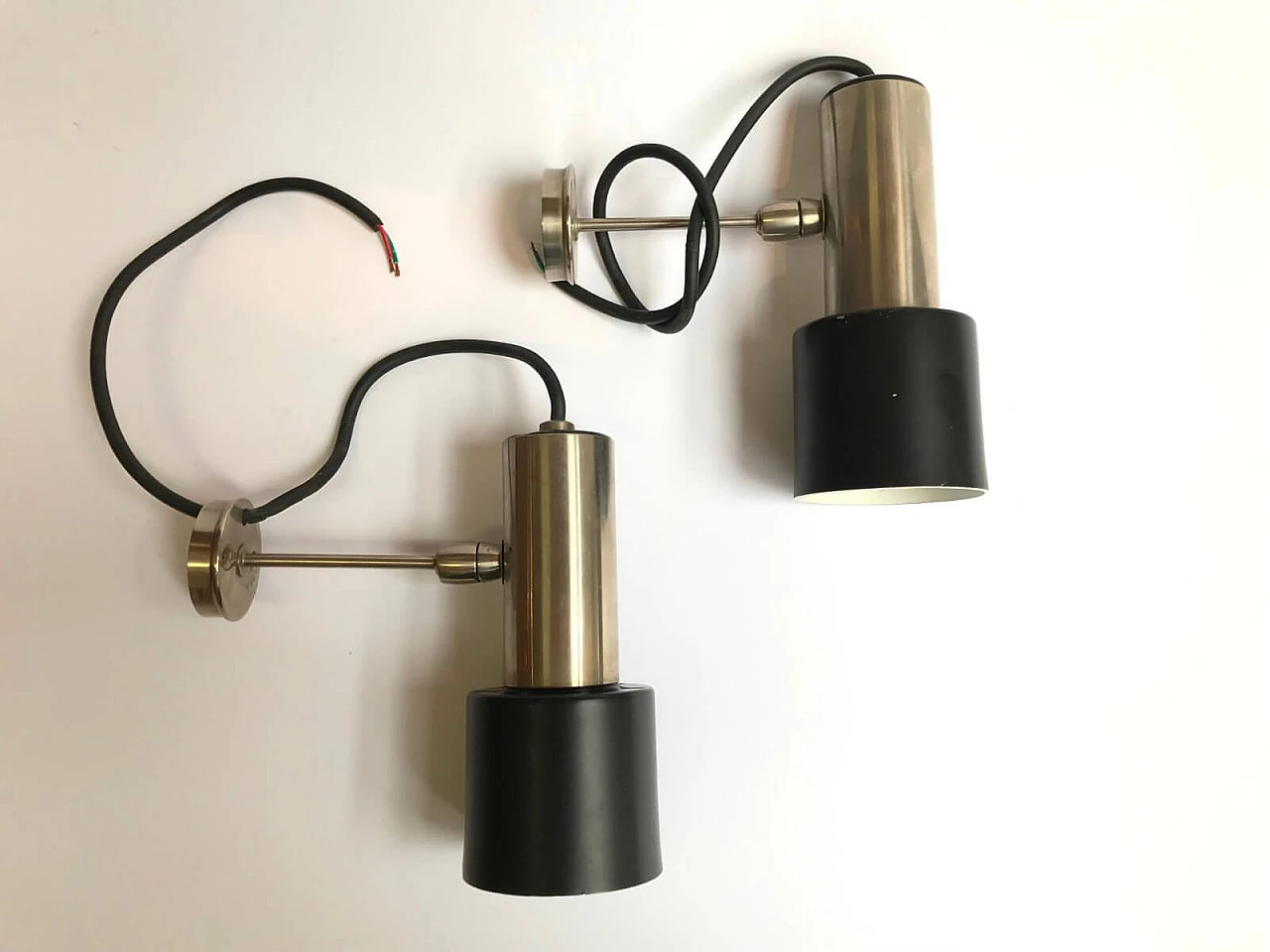 Coppia di faretti in acciaio smaltato, anni '60 2