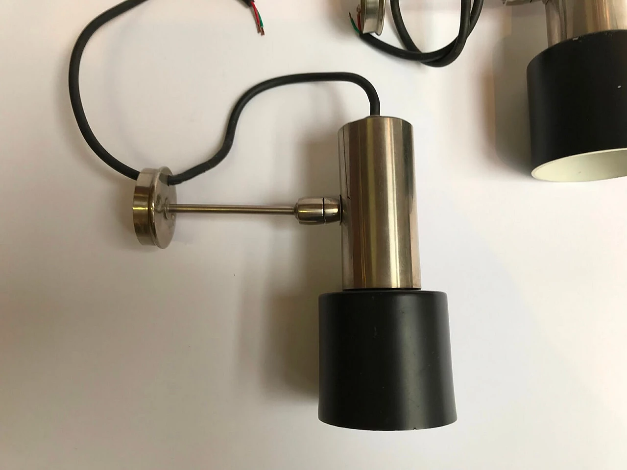 Coppia di faretti in acciaio smaltato, anni '60 3