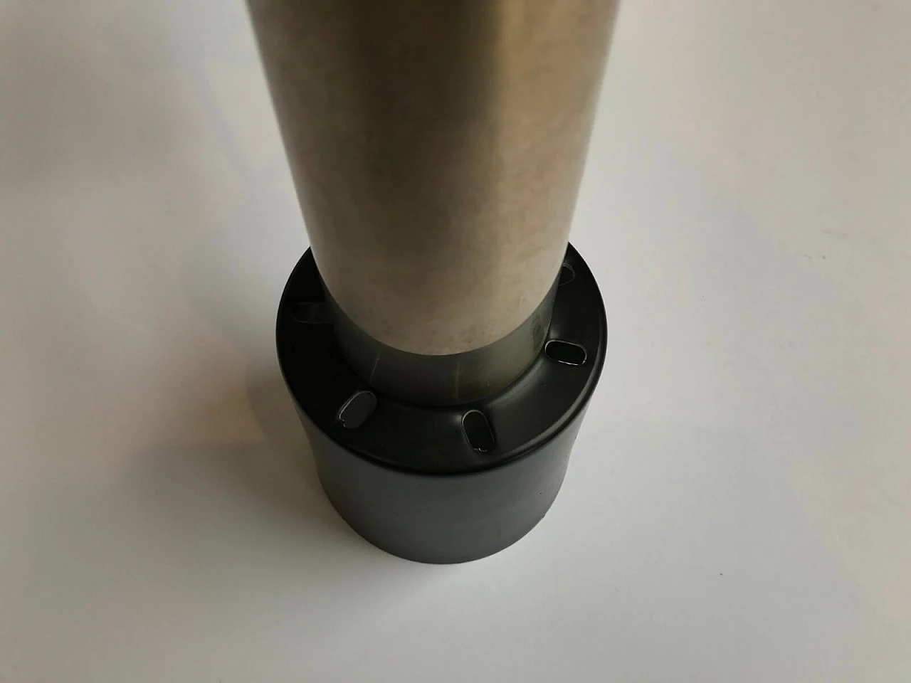 Coppia di faretti in acciaio smaltato, anni '60 4