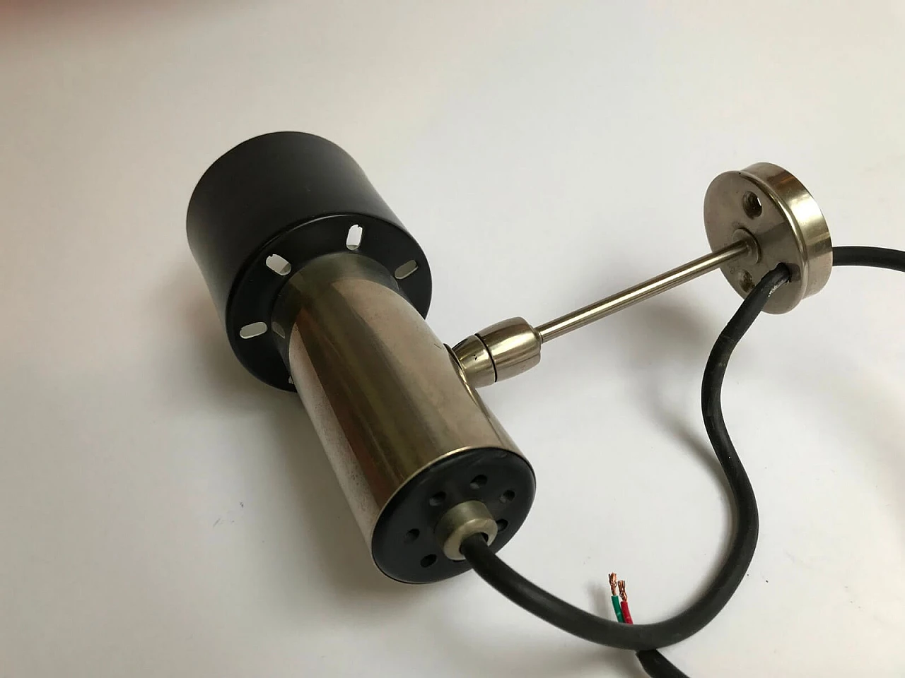 Coppia di faretti in acciaio smaltato, anni '60 5