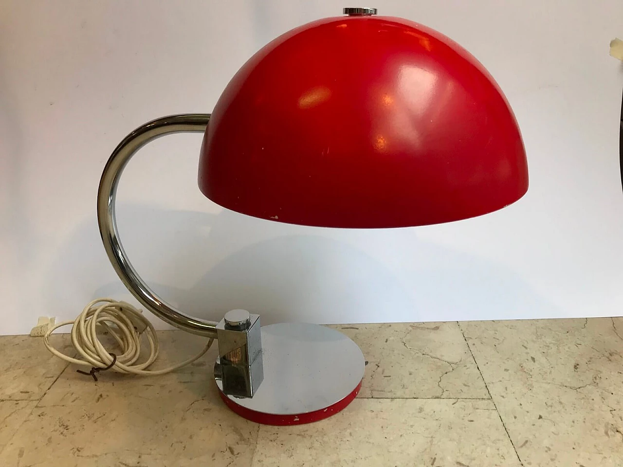 Lampada da tavolo rossa Torlasco anni '60 2