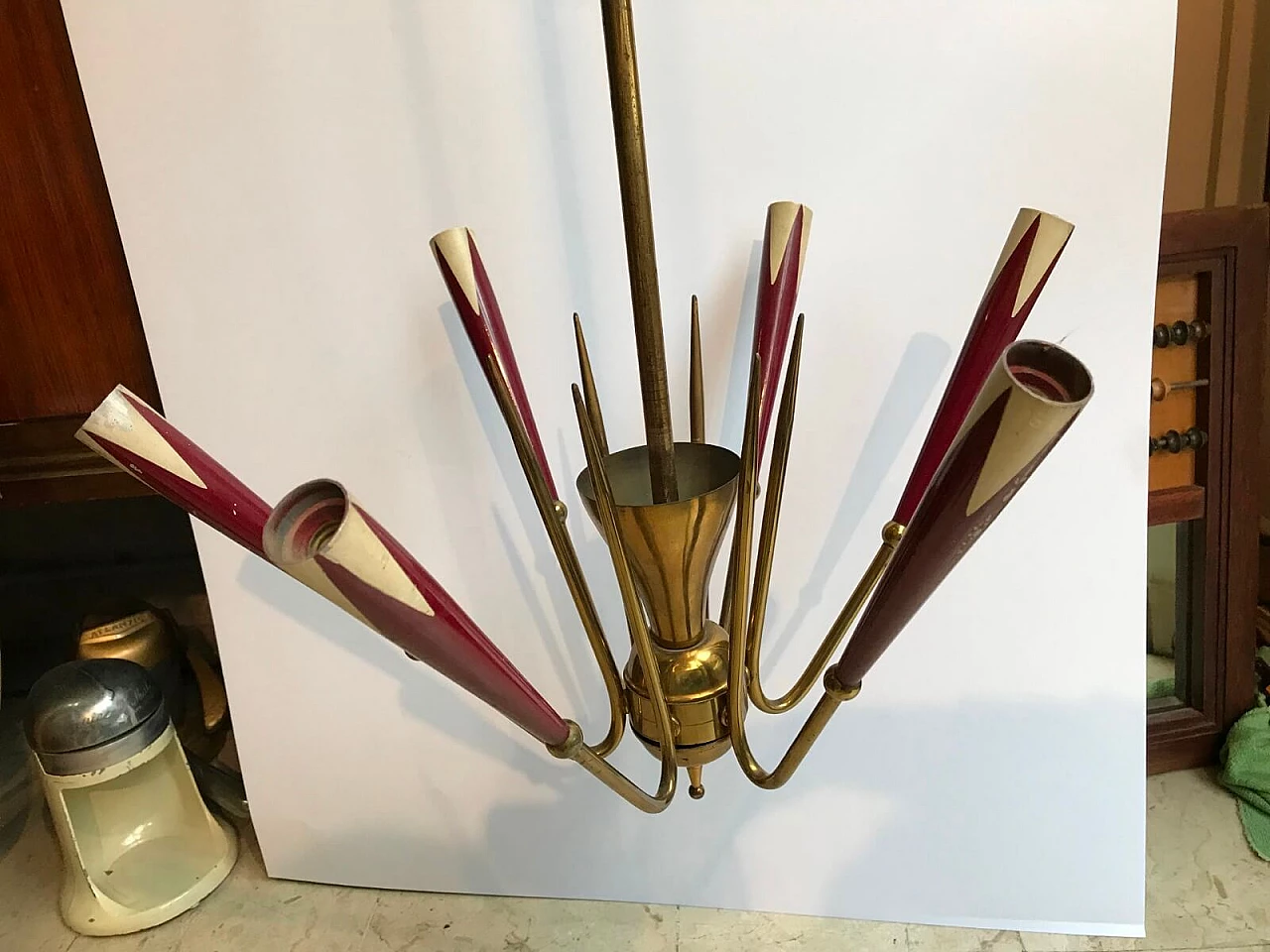 Lampadario Sputnik a 6 luci in coni rossi e panna, anni '50 7