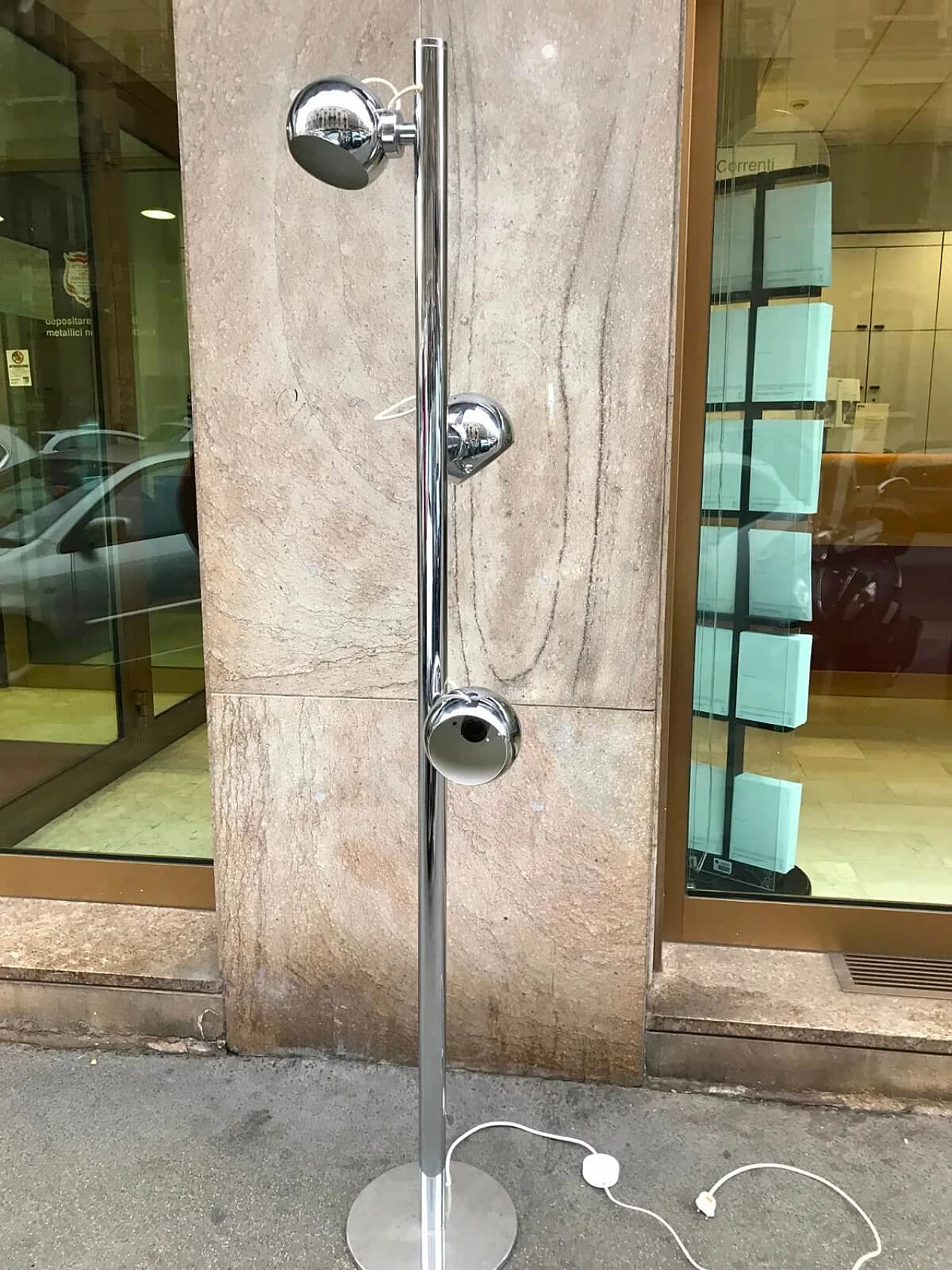 Reggiani floor lamp with three spherical lights, Italy, 60s 2