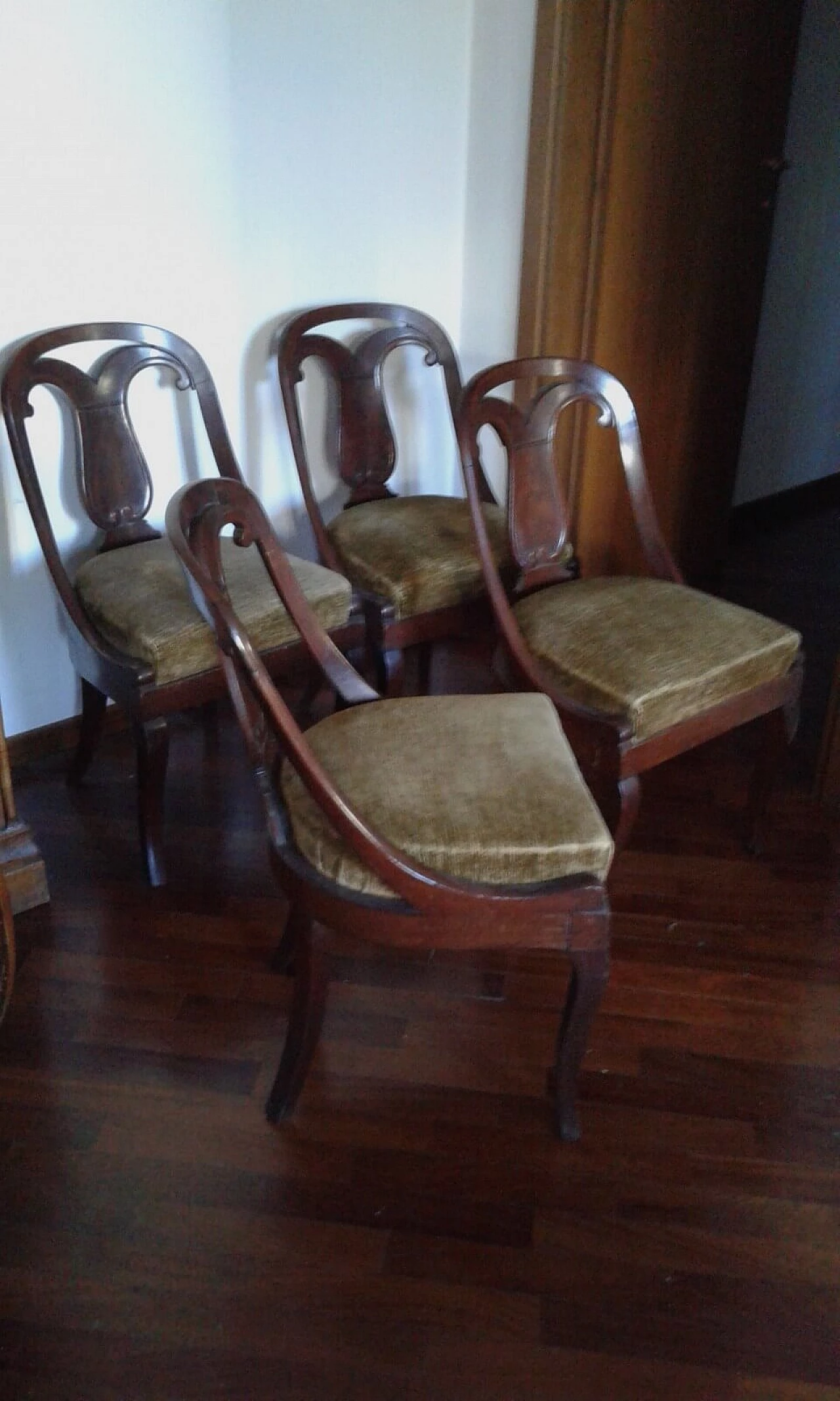 Four Gondola chairs, first half 19th century 3