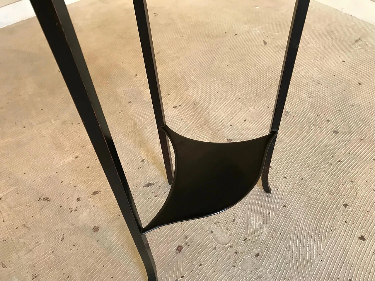 Coppia di tavolini angoliere in stile Liberty in legno scuro 6