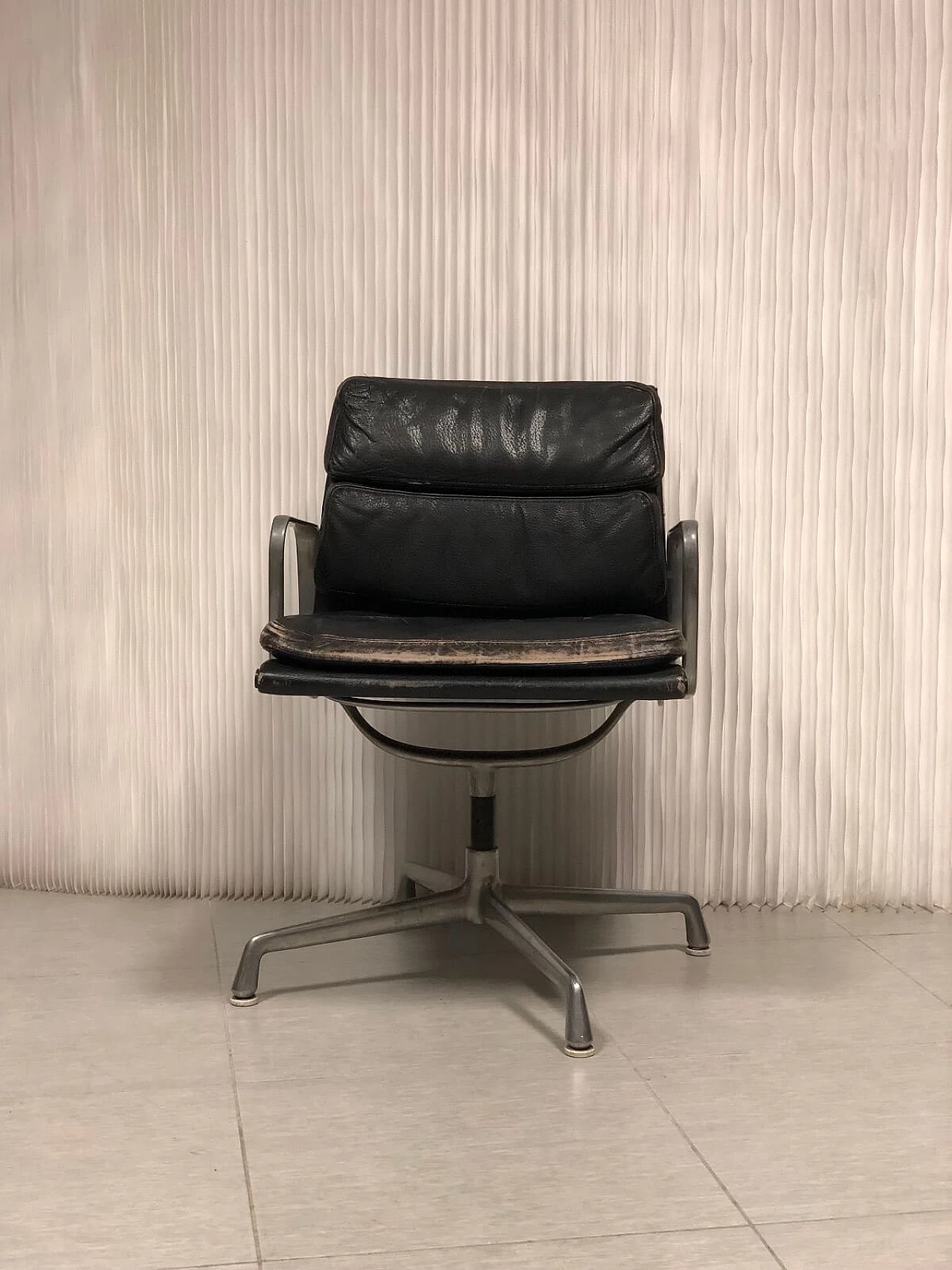 Poltroncina "Soft Pad" di Charle & Ray Eames, 1969 3