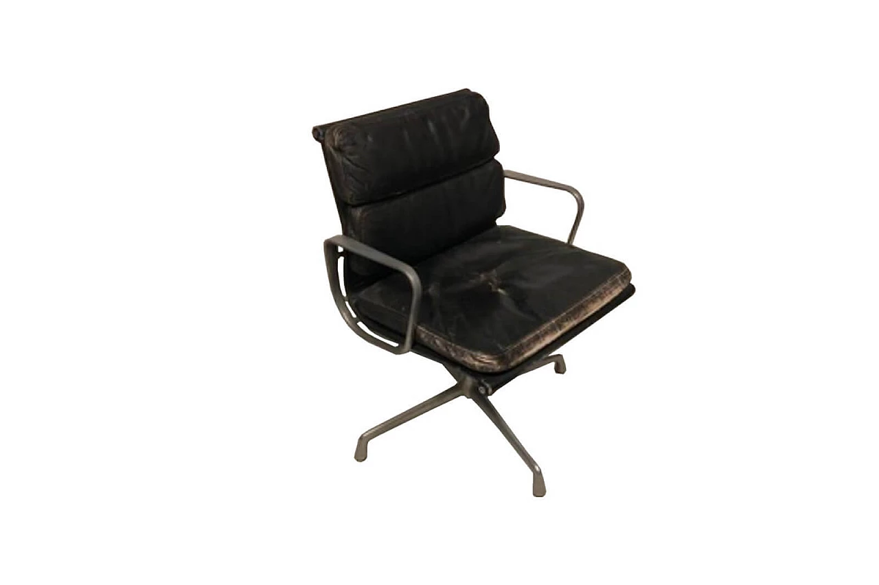 Poltroncina "Soft Pad" di Charle & Ray Eames, 1969 1