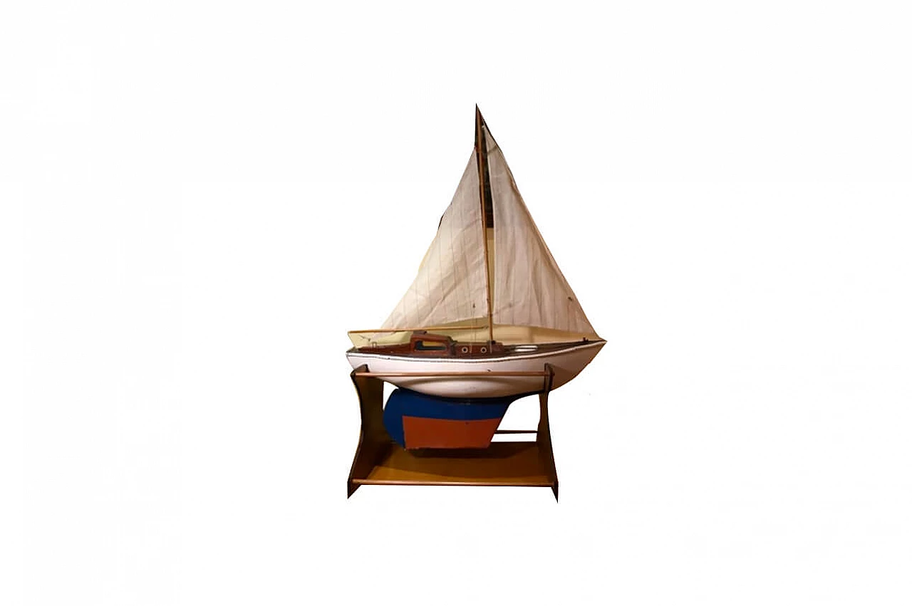 Modellino di barca inglese in legno 1