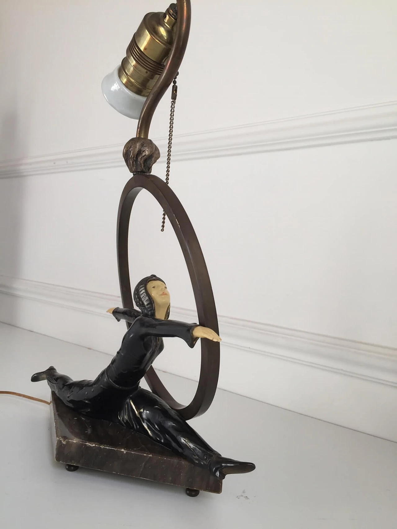 Lamp sculpture Art Deco in bronze and bakelite 4
