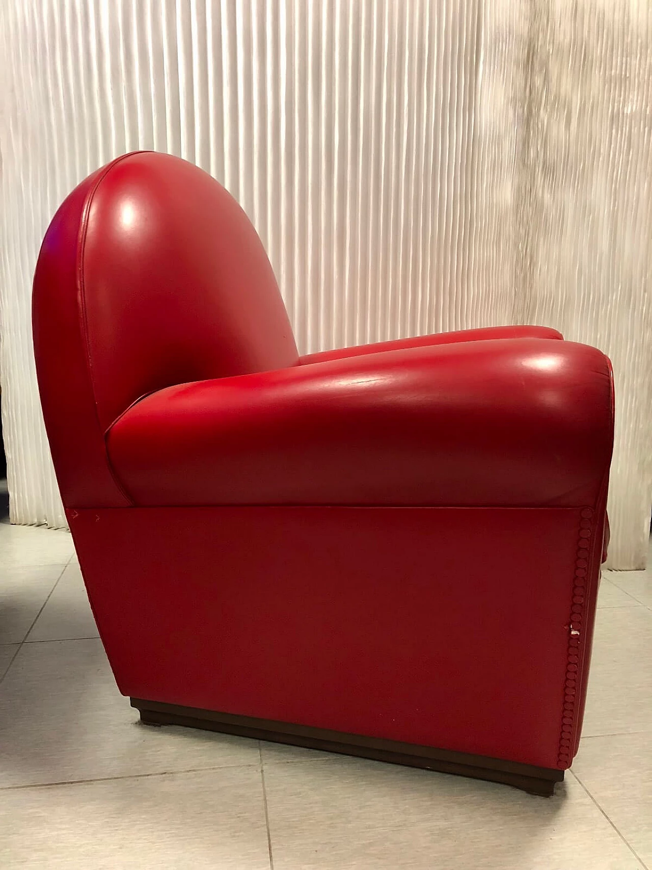 Vanity" armchair in red leather, by Poltrona Frau 4