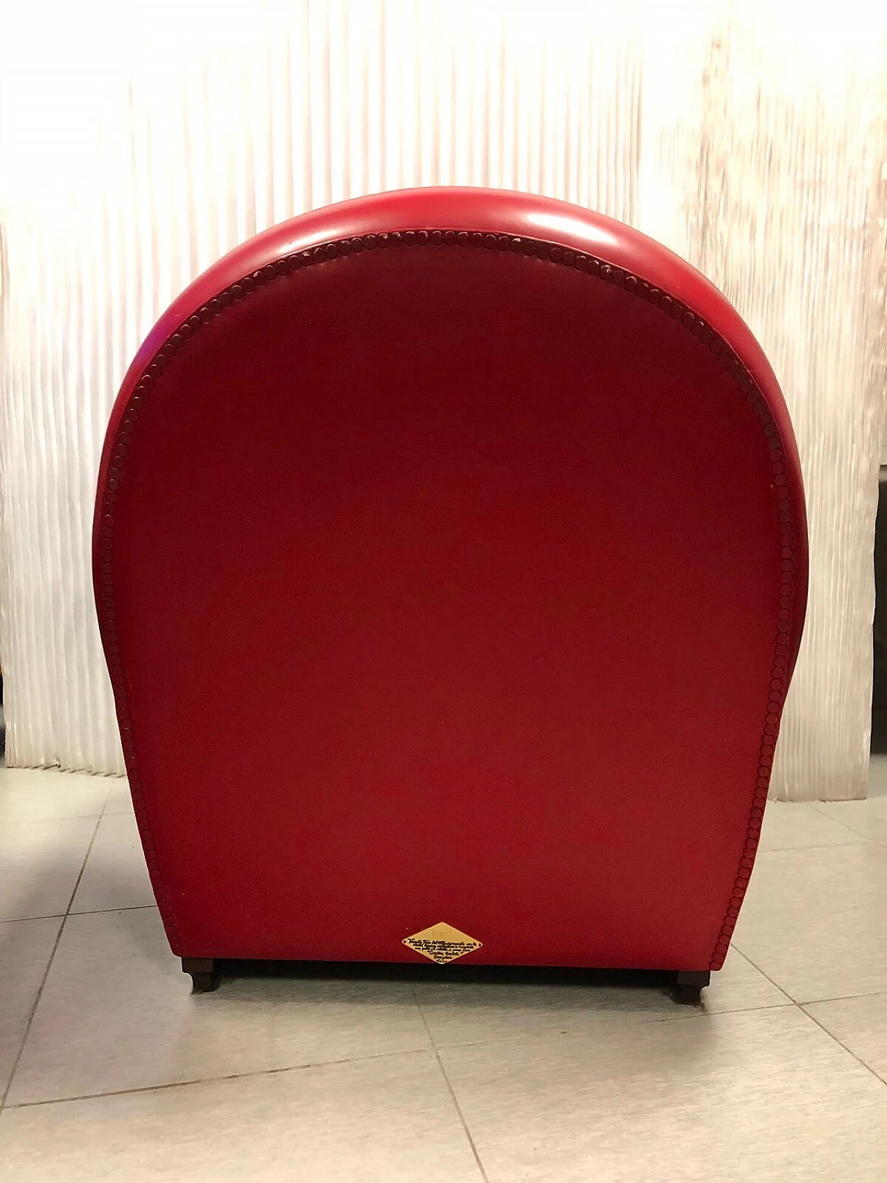 Vanity" armchair in red leather, by Poltrona Frau 5