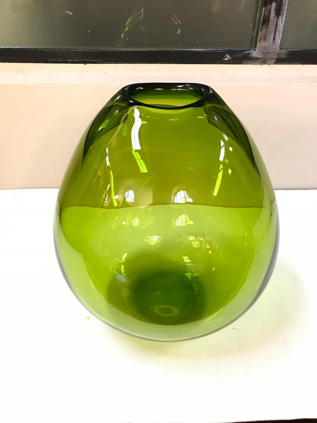 Green glass vase, by Per Lütken for Holmegaard, 1950s 3