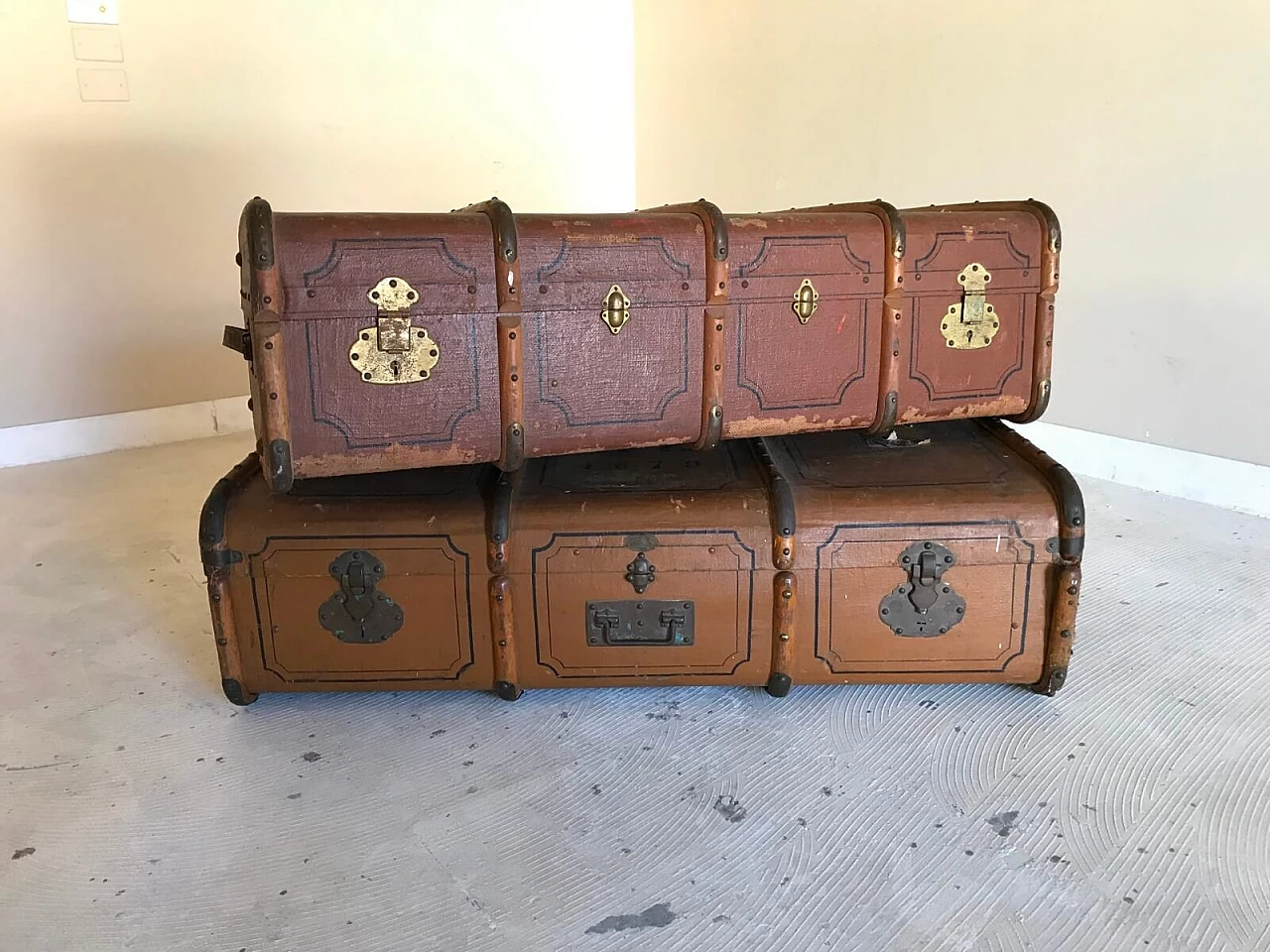 Pair of trunks, wooden with leather handles 2