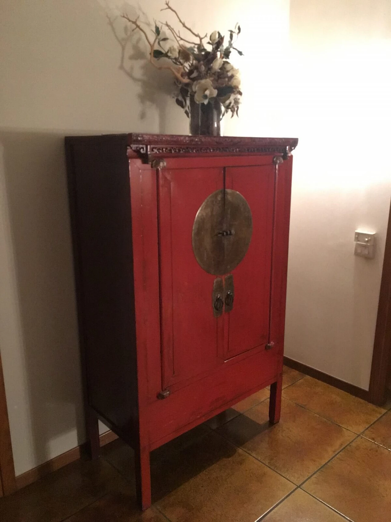 Antique oriental safe or wardrobe in red lacquered wood, 19th century 3