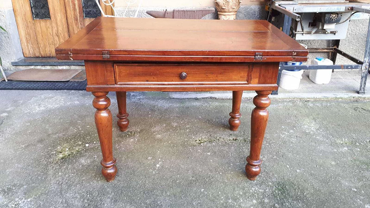 Tavolo da pranzo apribile, metà 800 5