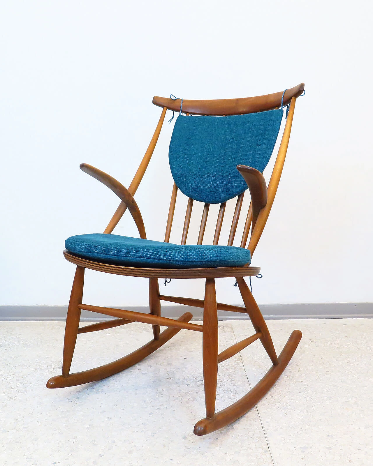 Danish rocking chair '60s design Illum Wikkelsø 2