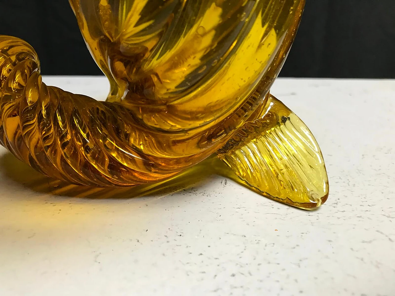 Cornucopia sculpture in iridescent yellow Murano glass 4