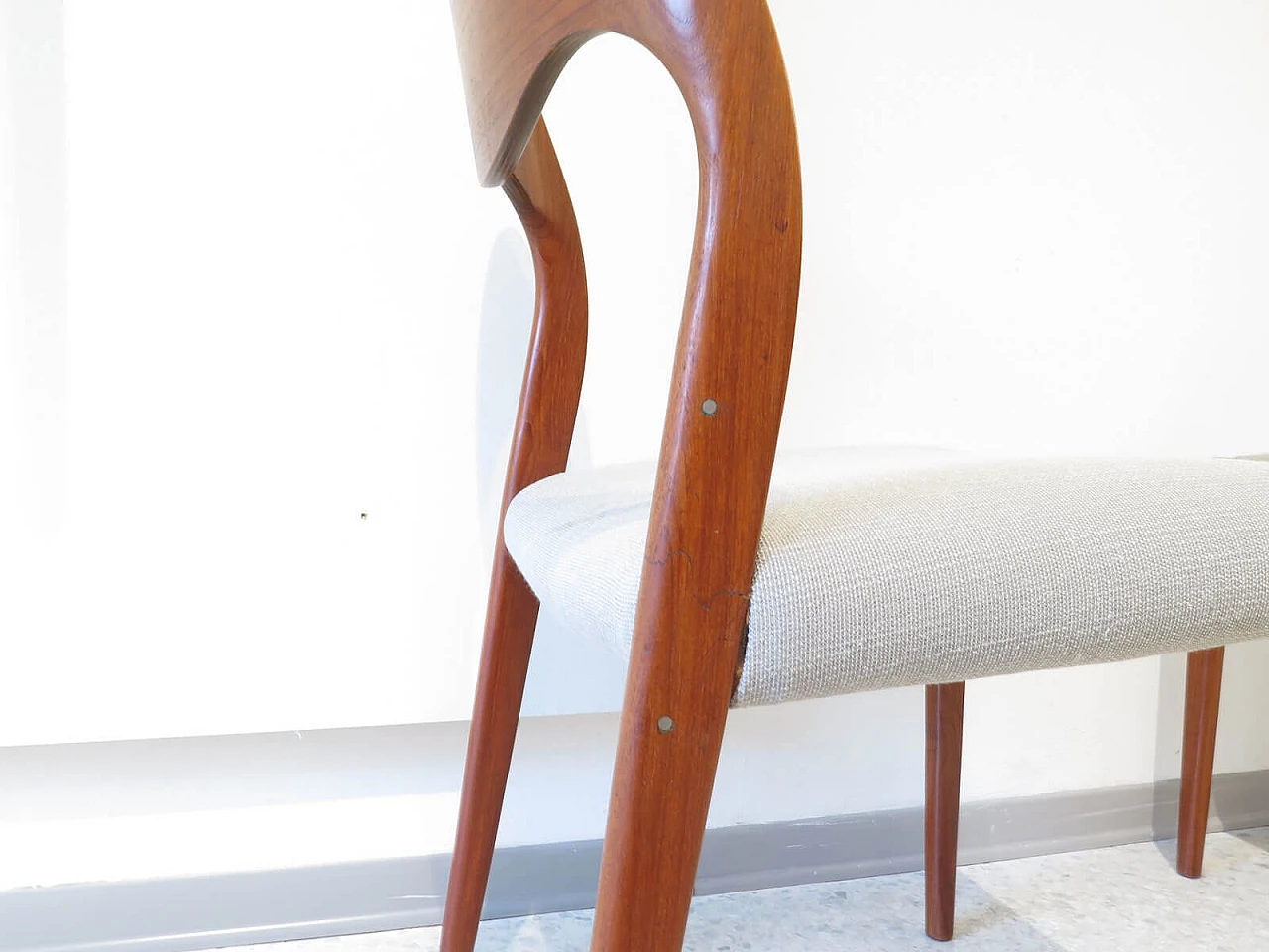 Set di 4 sedie danesi in teak anni '50 design N. O. Møller 8