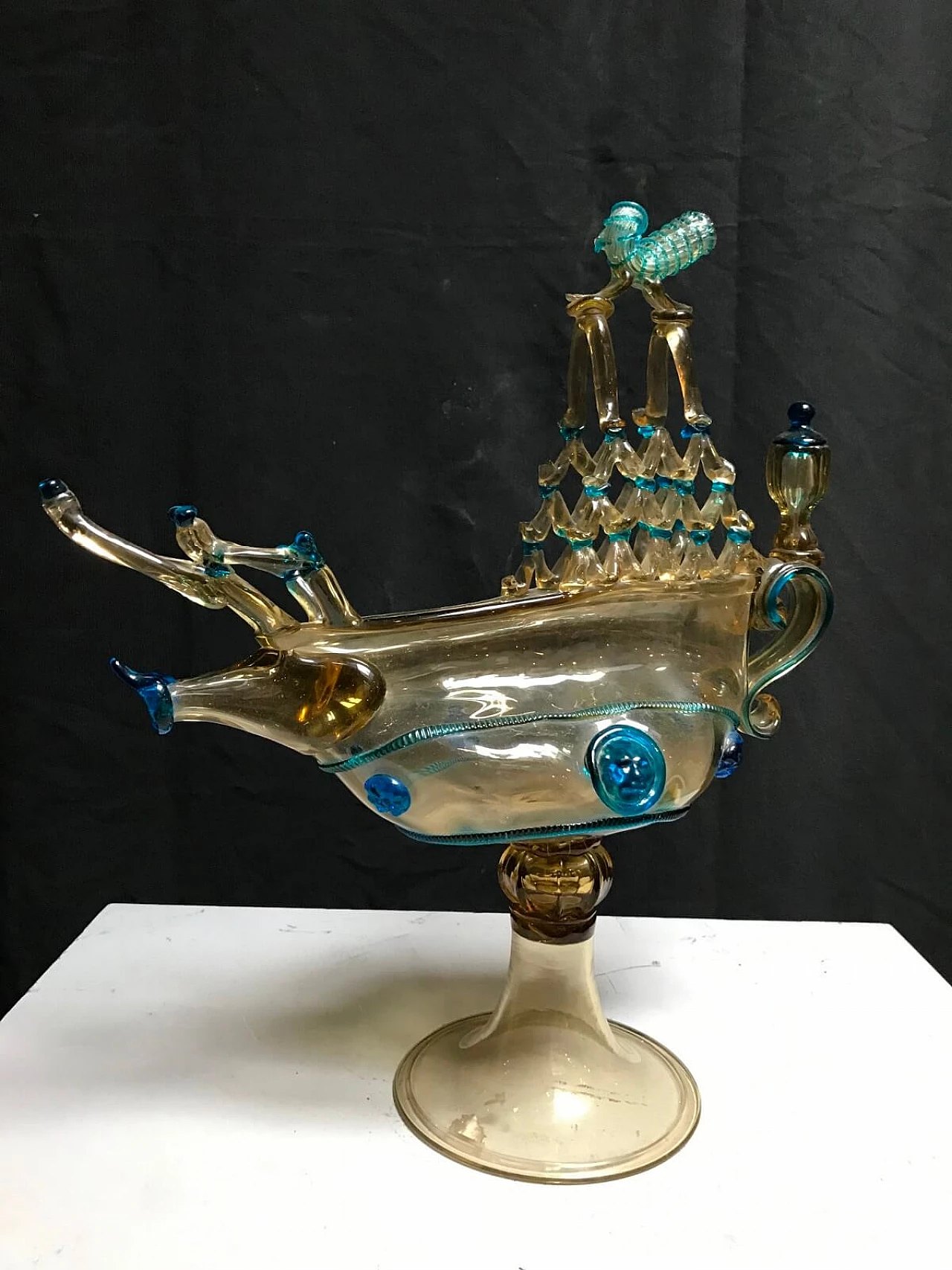 Brocca in vetro di Murano soffiato a forma di galeone 2