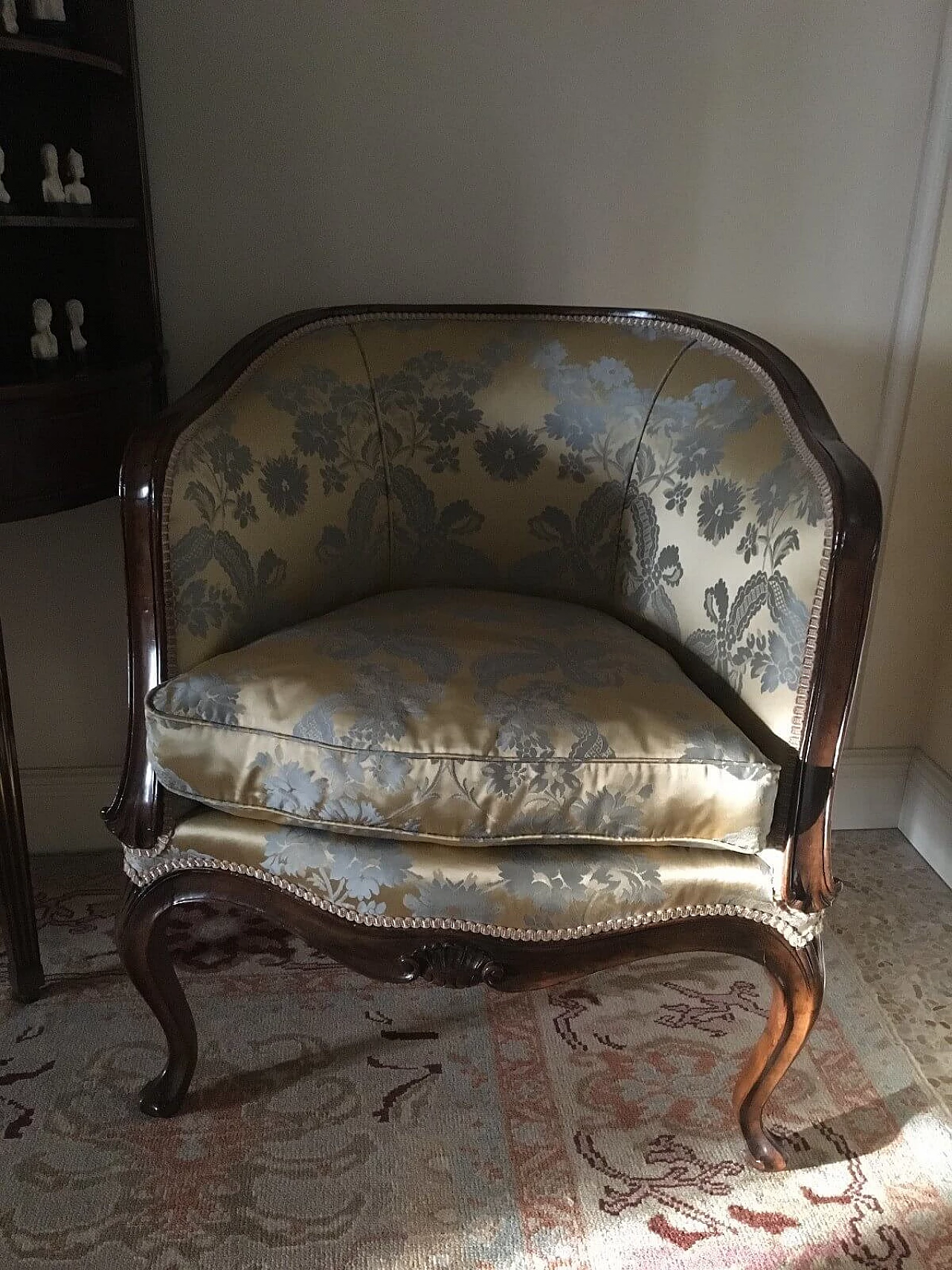 Set of 3 Venetian armchairs "pozzetto" shape, half of the 18th century 2