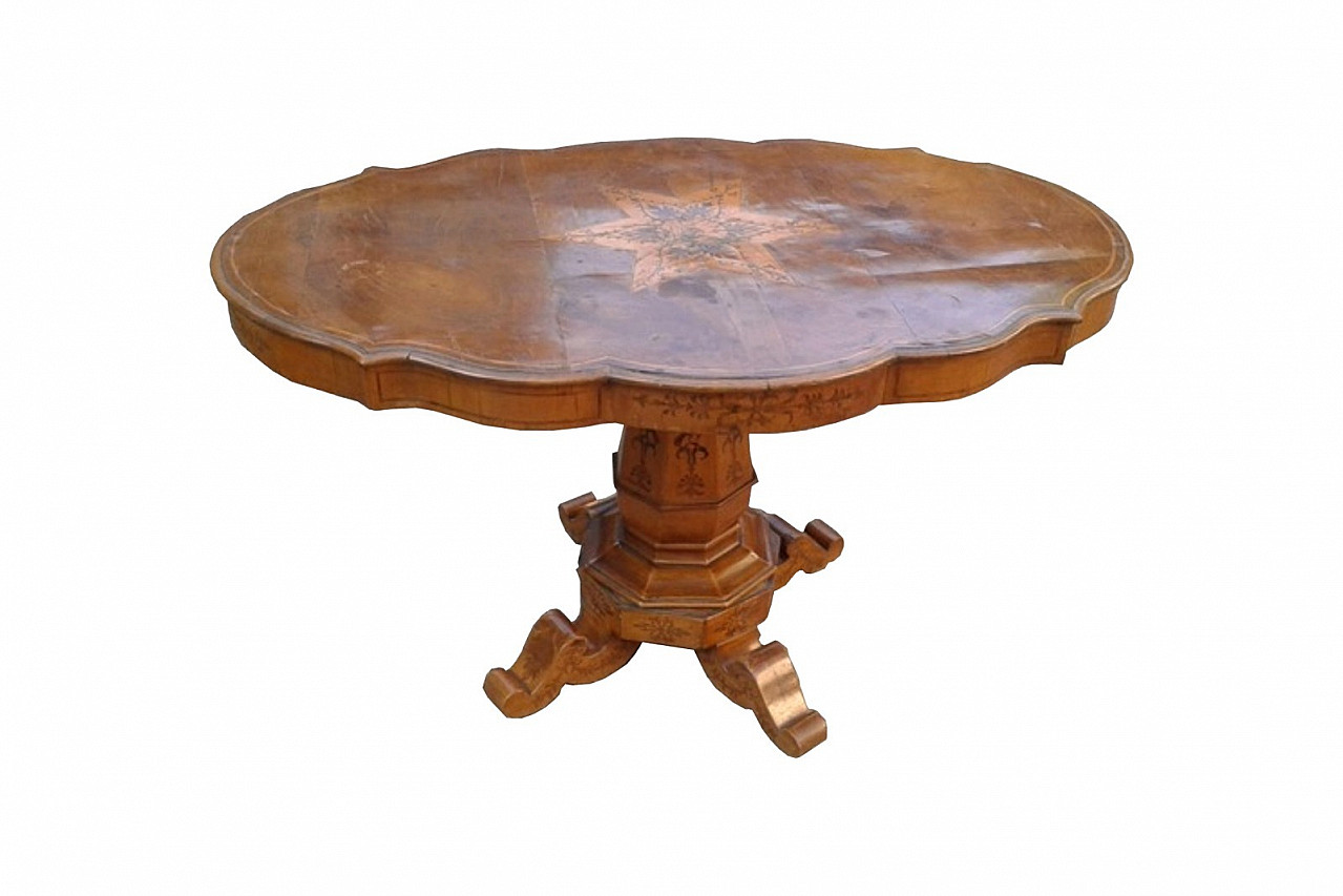 Walnut coffee table for living room, mid 19th century 1