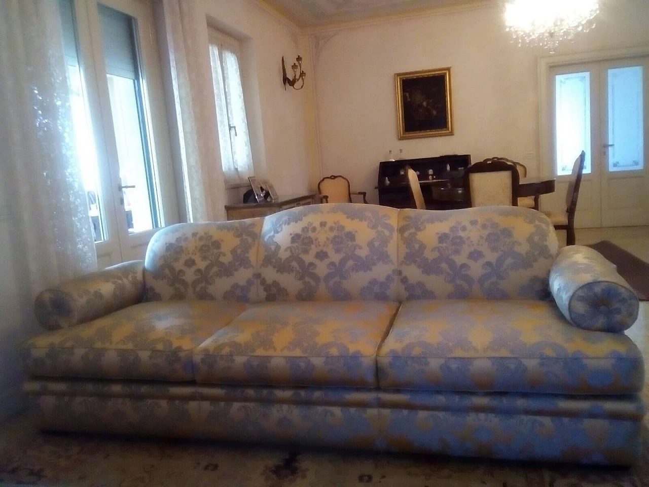 Three-seater sofa covered in brocade fabric 2