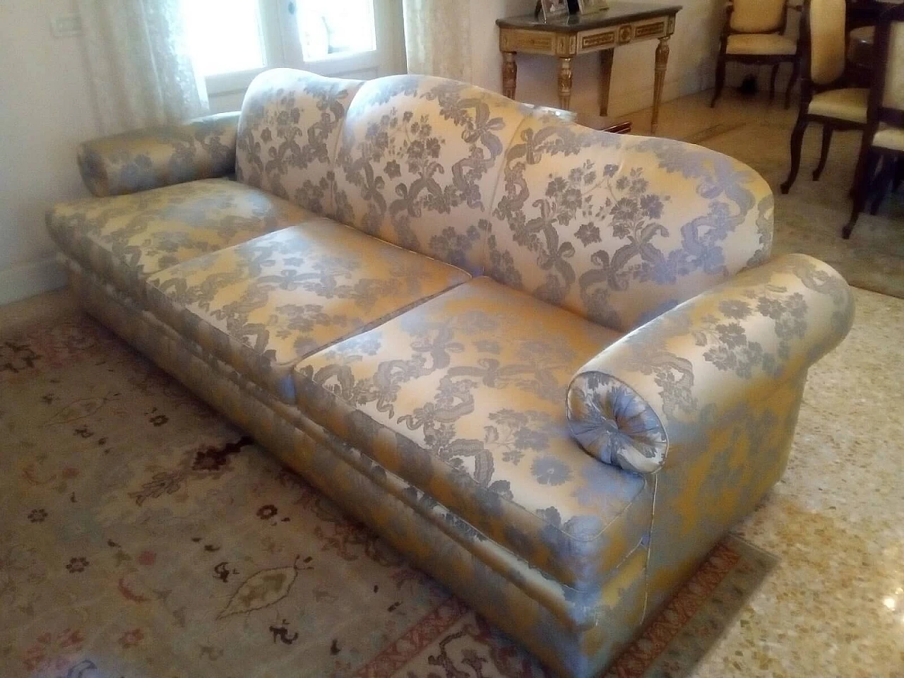 Three-seater sofa covered in brocade fabric 3