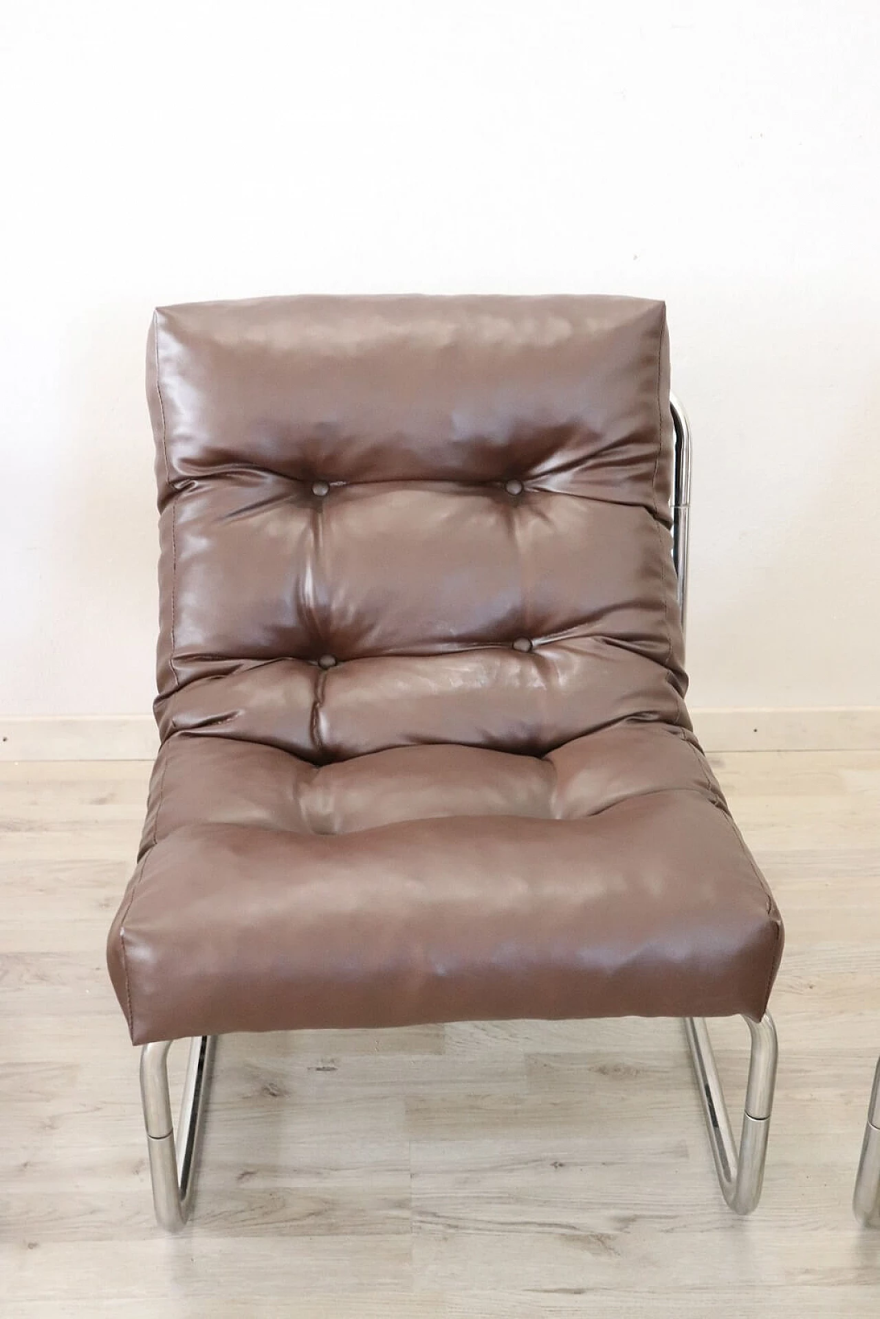 Series of three Italian design armchairs from the '80s 5