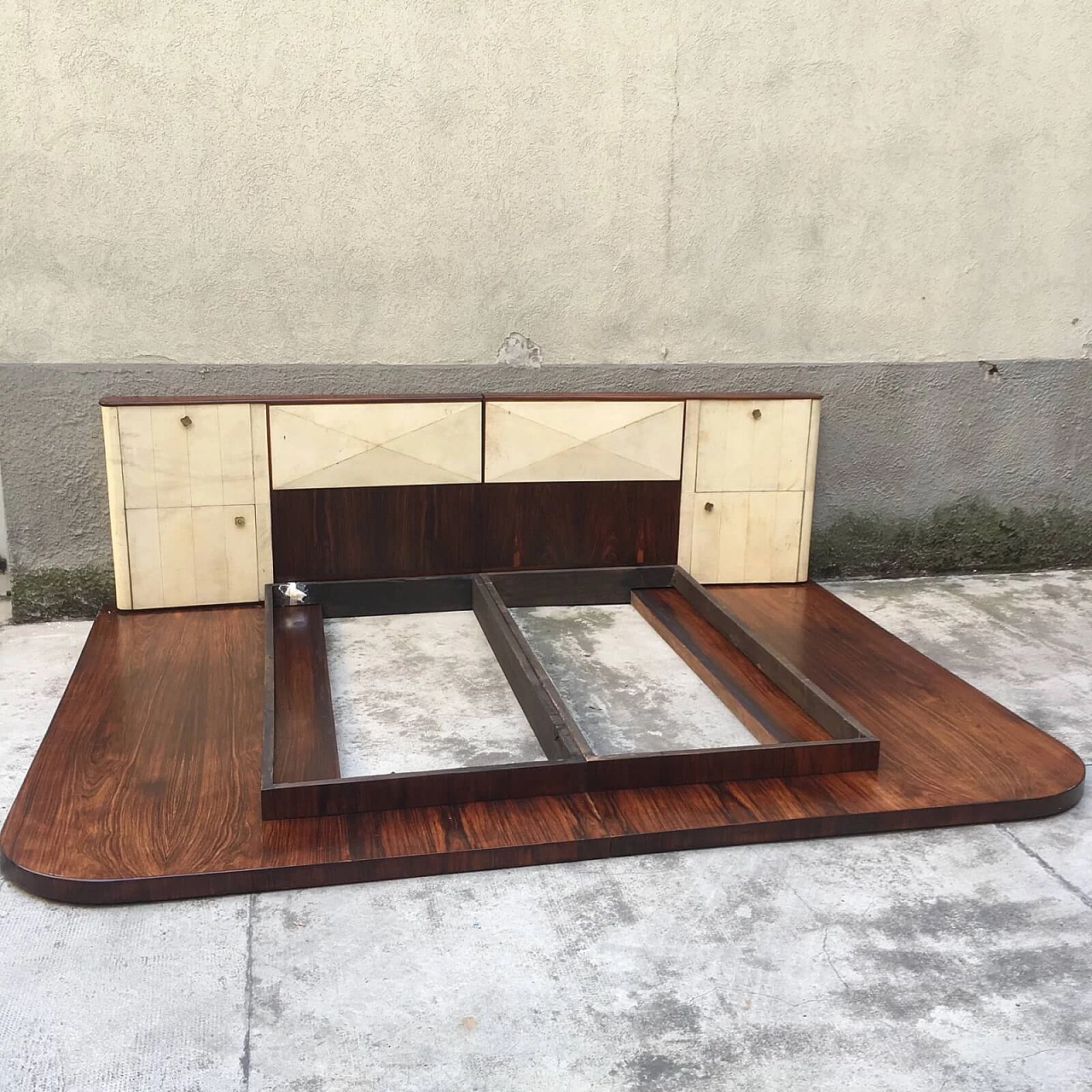 Italian Decò Double Bed with Large Wood Platform covered in  2