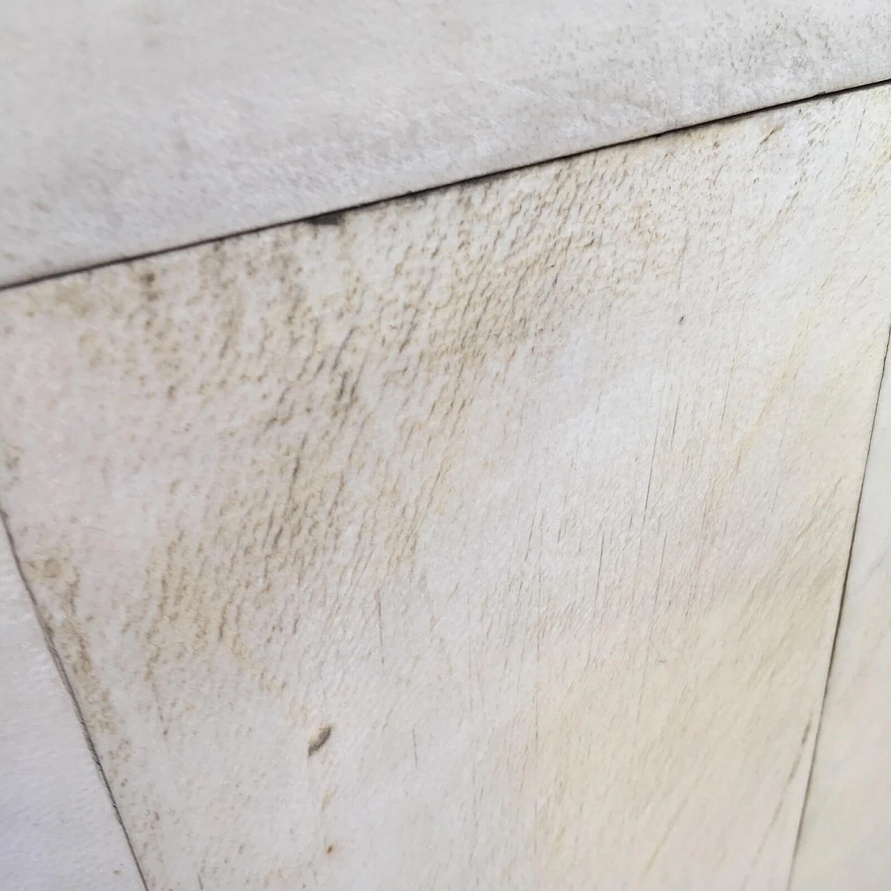 Italian Decò Double Bed with Large Wood Platform covered in  8