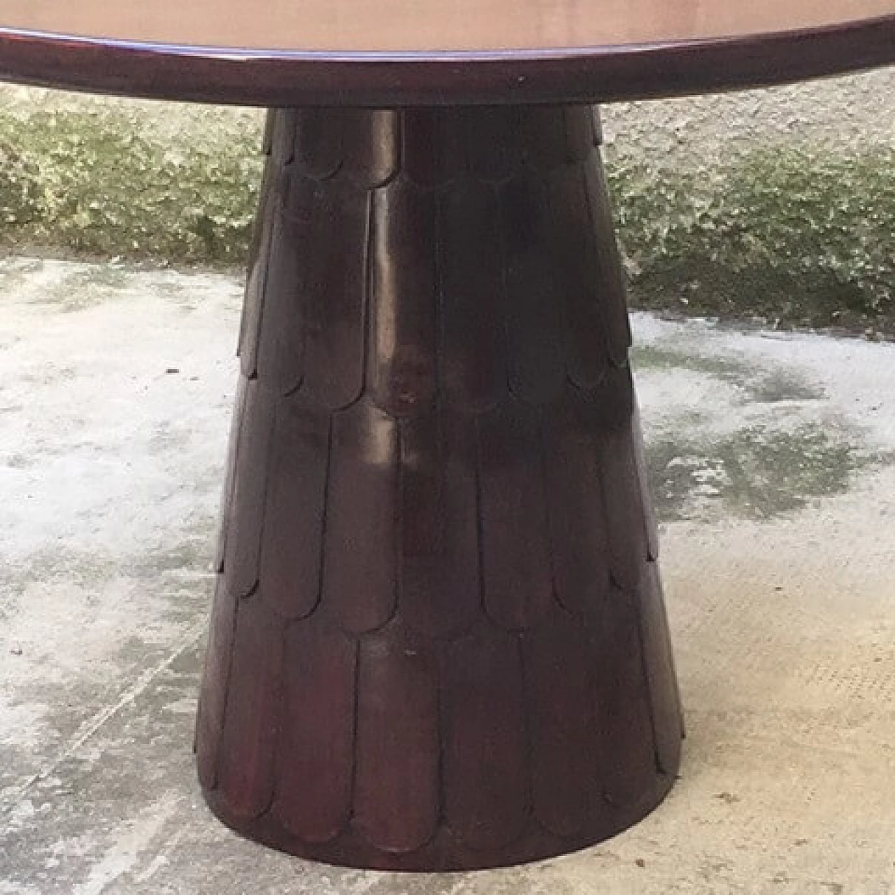 Italian Round Side Table from the 40's 4