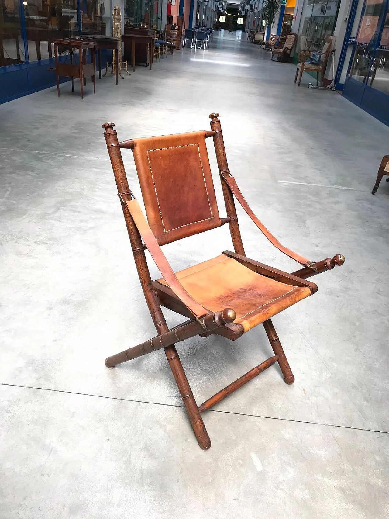 Officer's folding chair in wood and leather, 1850 approx. 7