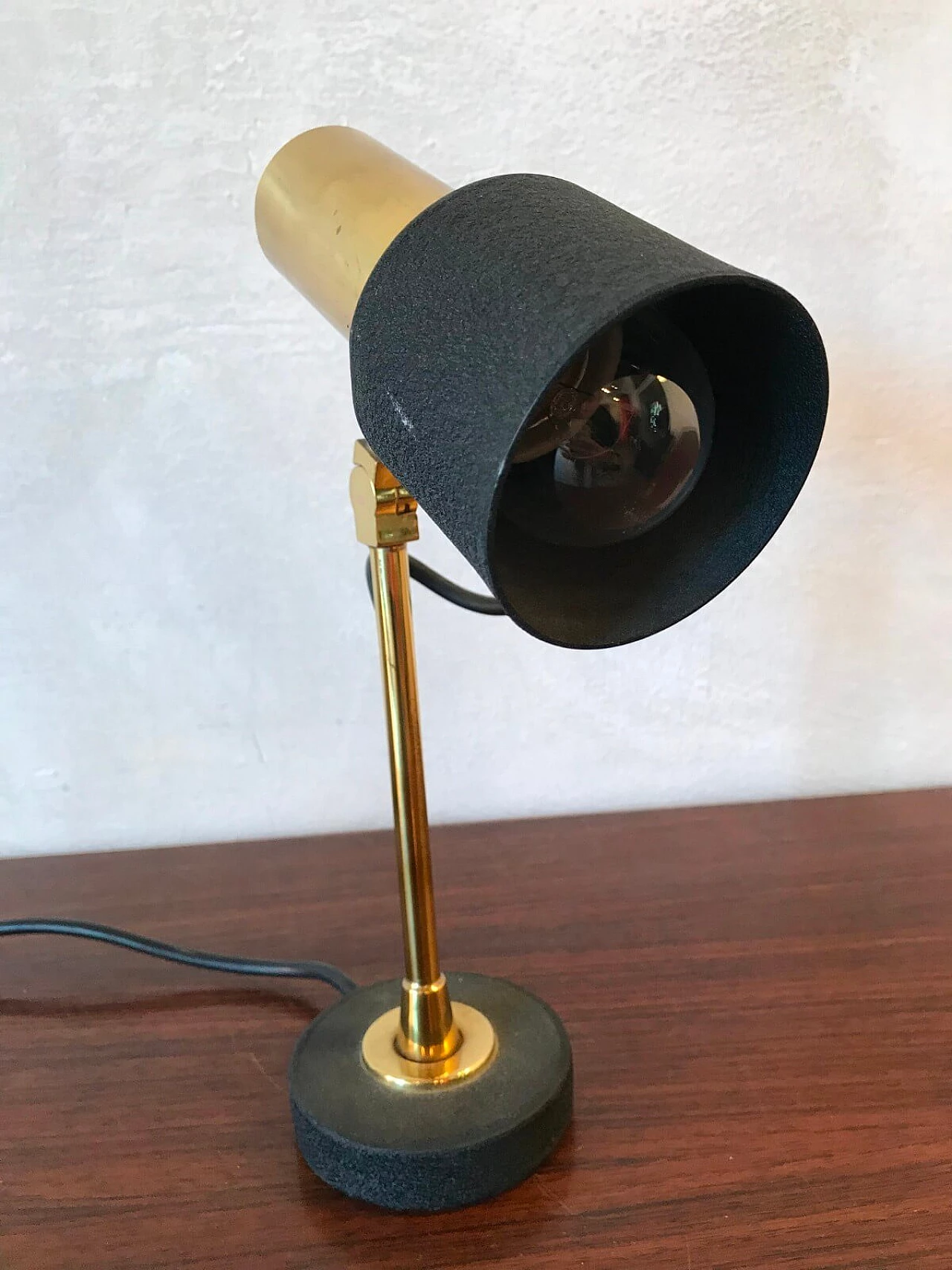 Brass table lamp with adjustable spotlight, Italy, 60s 4