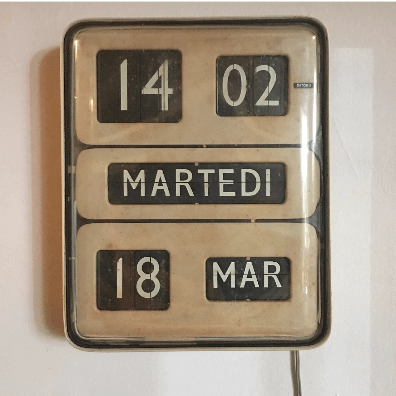 Beige Dator 5 Flip-Flap Electric Wall Clock by Gino Valle for Solari Udine, 1960s 1060068