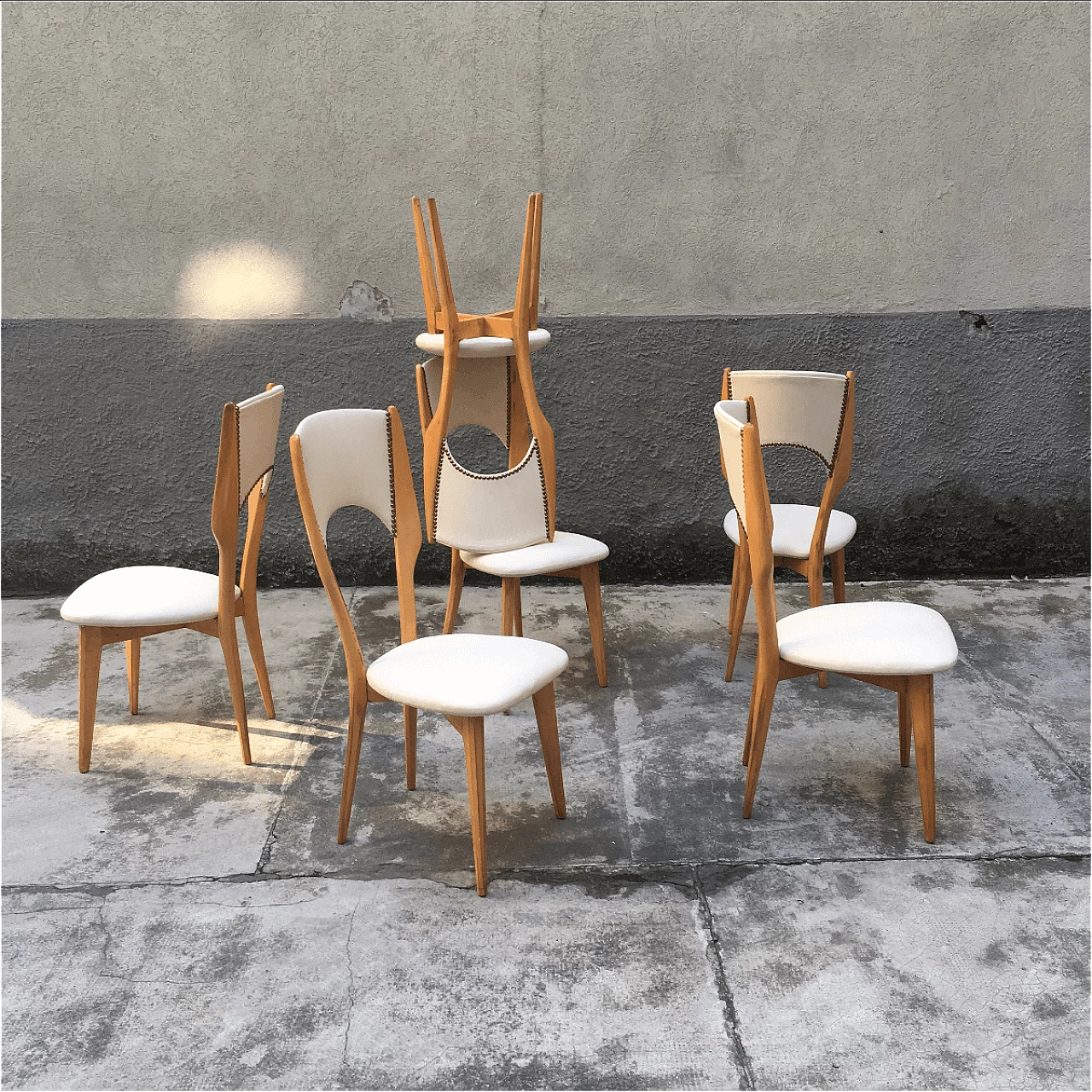 6 Italian Cherry and Ivory faux leather dining chairs, 50s 1060083