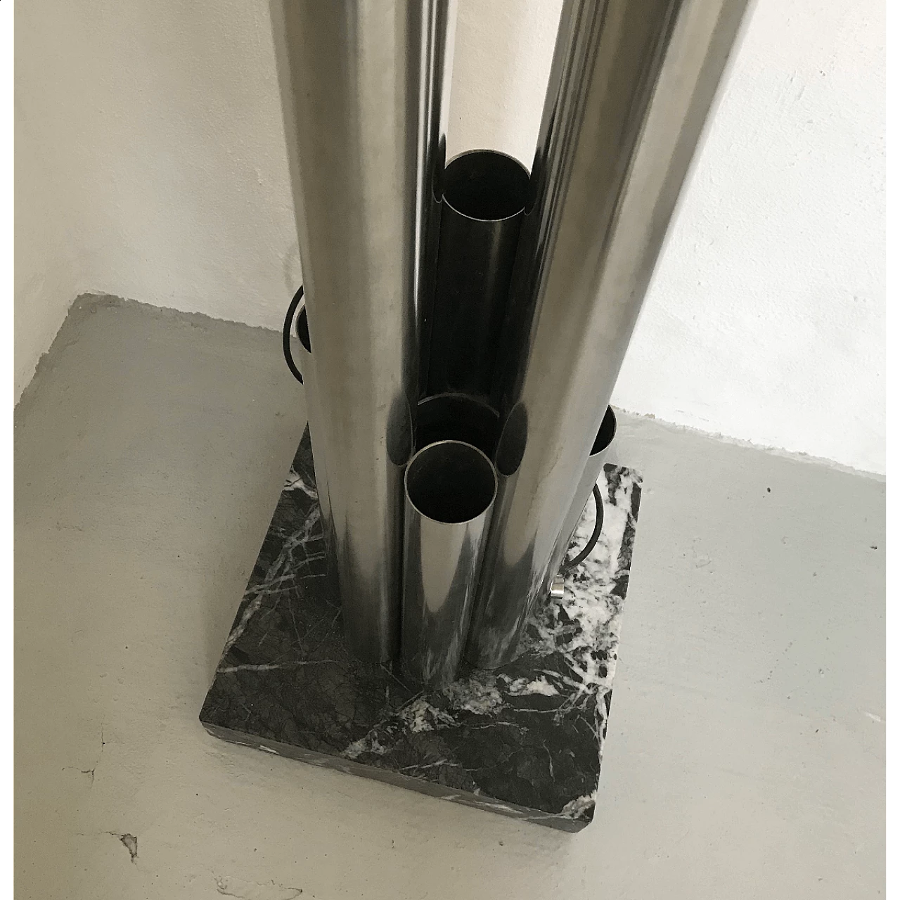 Attaccapani in acciaio con luce, anni '70 1060306