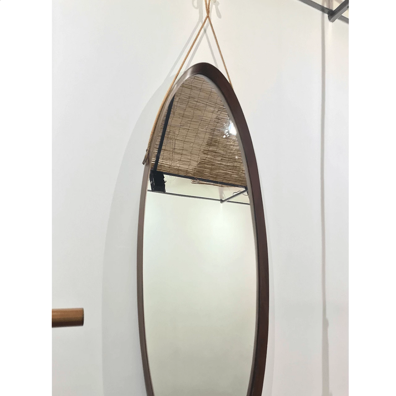 Specchio ovale con fondo in teak, design scandinavo, anni 60 1060649