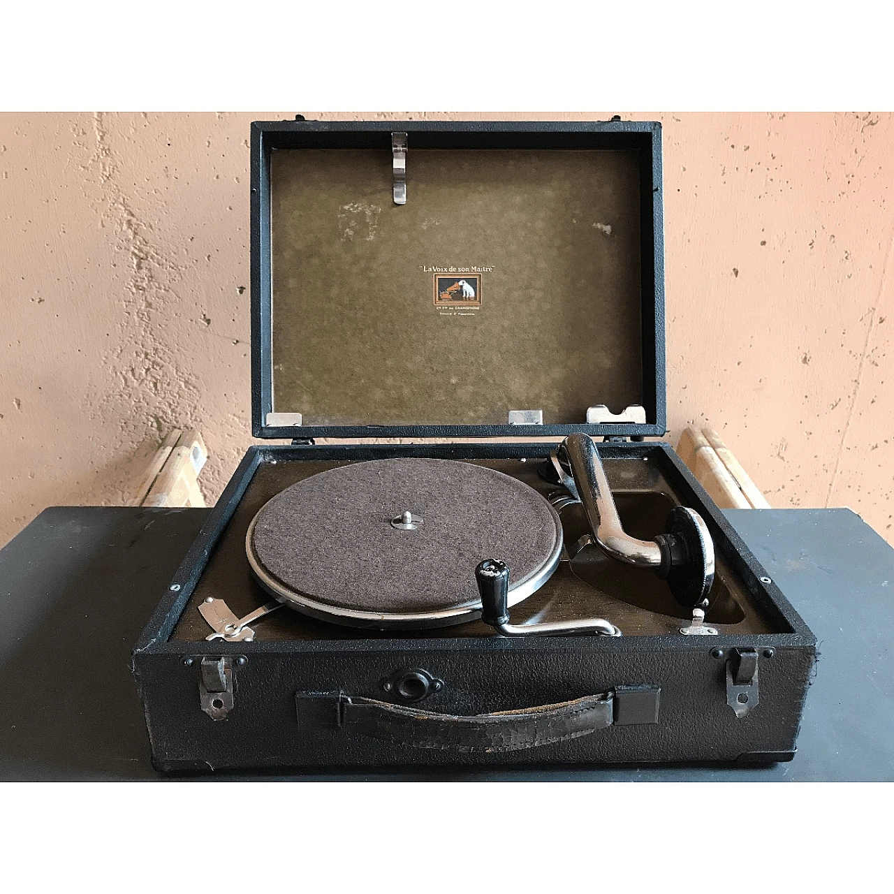 Gramophone in a briefcase "His master's Voice"  from the 30s 1061048