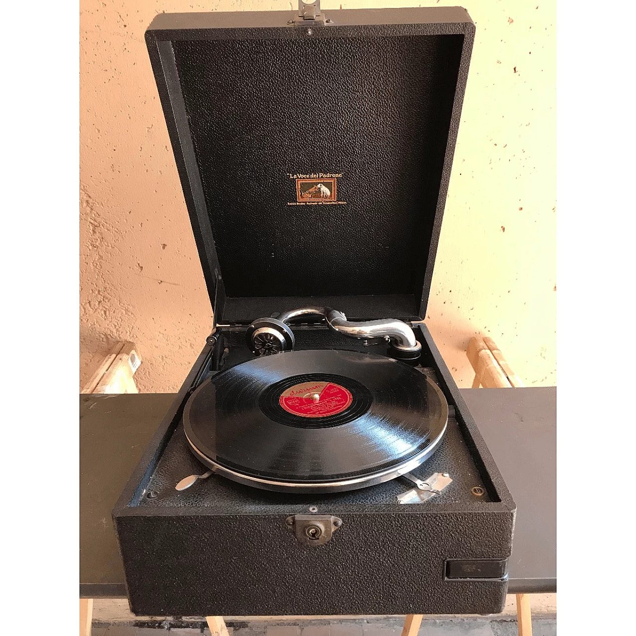 Gramophone in a briefcase His Master's Voice,  '30s 1061053