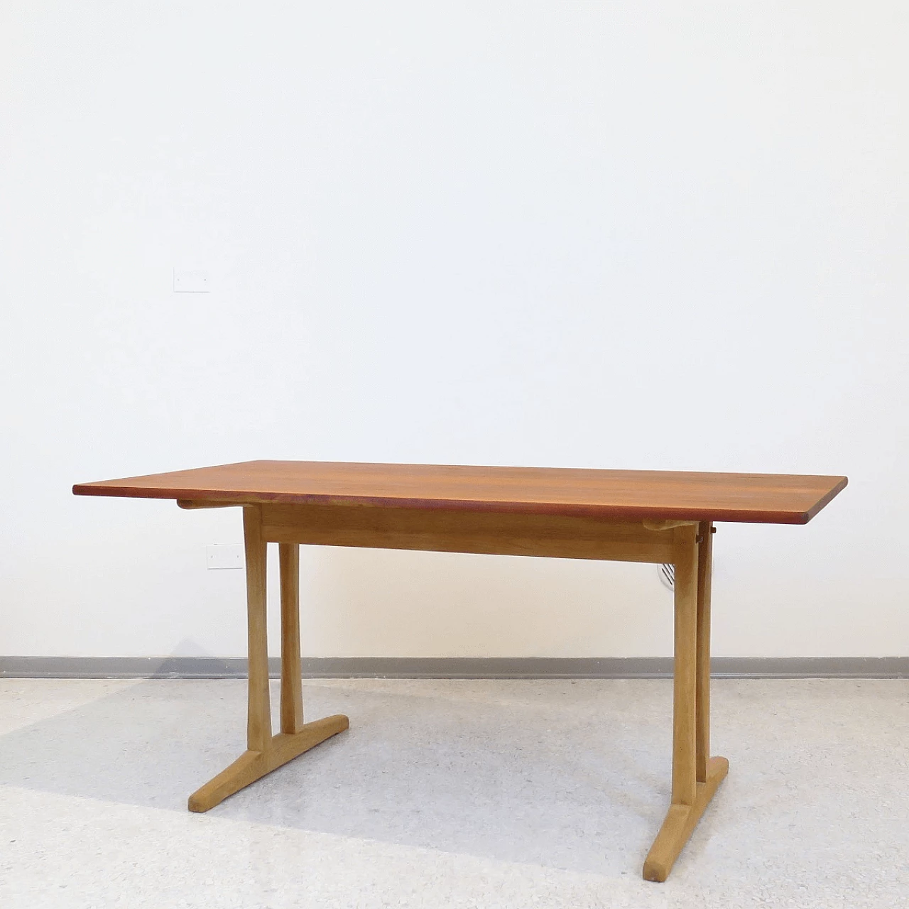 Danish table of the 50's Model C18 design B. Mogensen 1061349