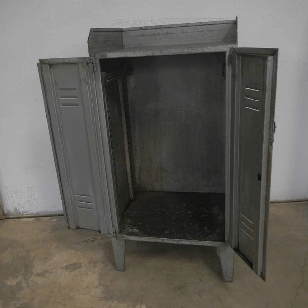 Metal workshop cabinet, 1970s 1061656