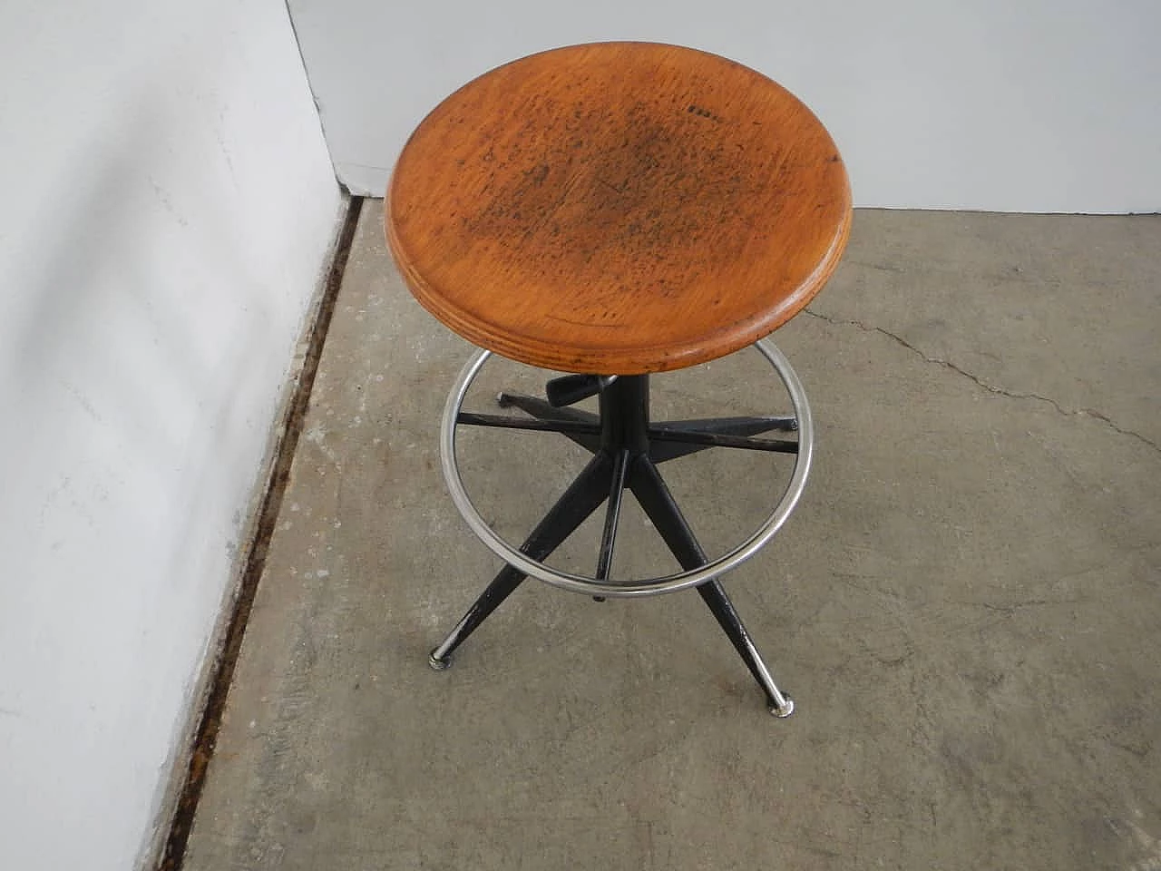 Adjustable school stool , 70s 1062139