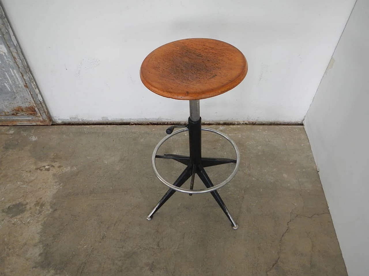Adjustable school stool , 70s 1062140