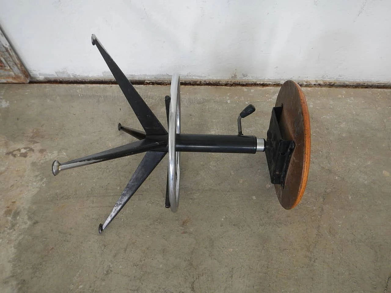 Adjustable school stool , 70s 1062142