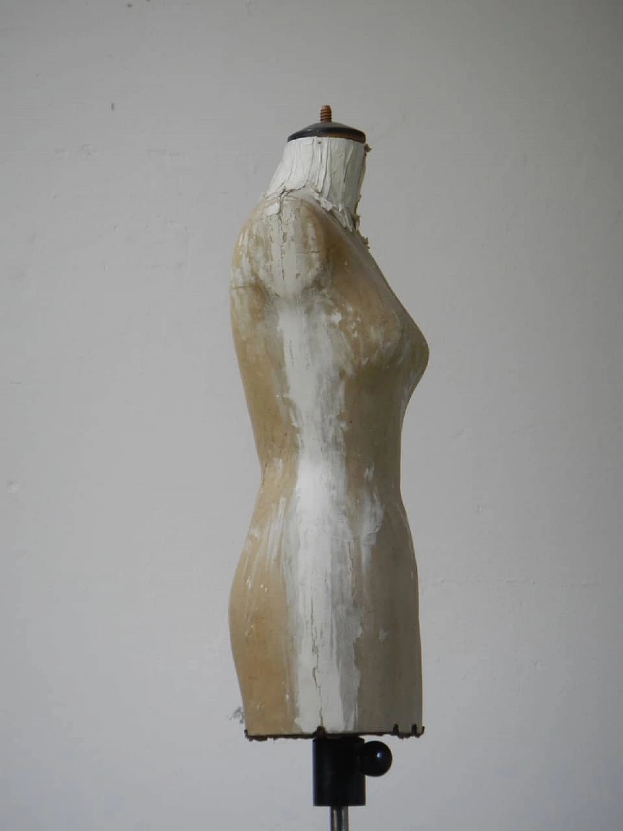 Manichino in carta e base in ferro anni 50 1062473