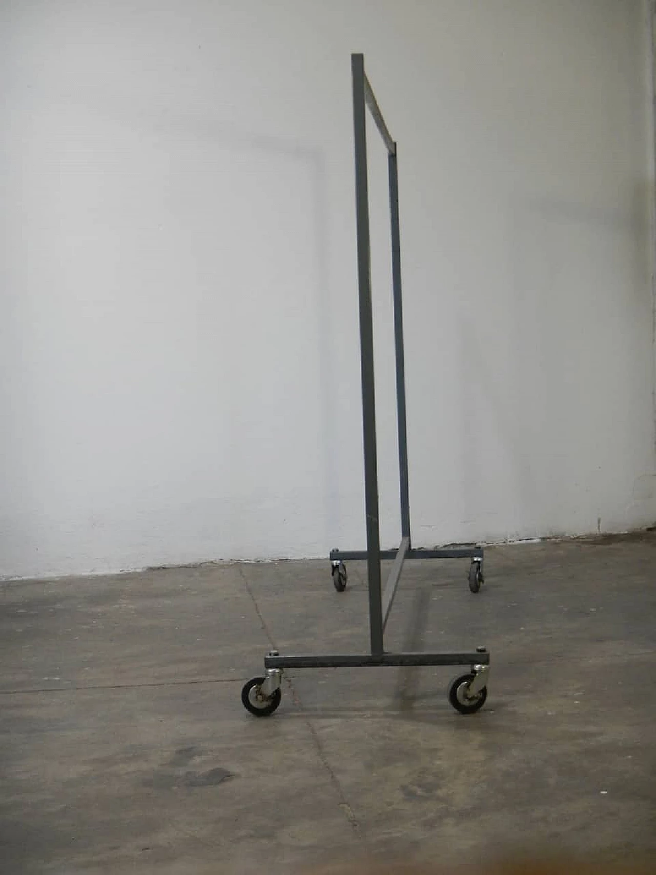 Hanger with wheels, '70s 1062489