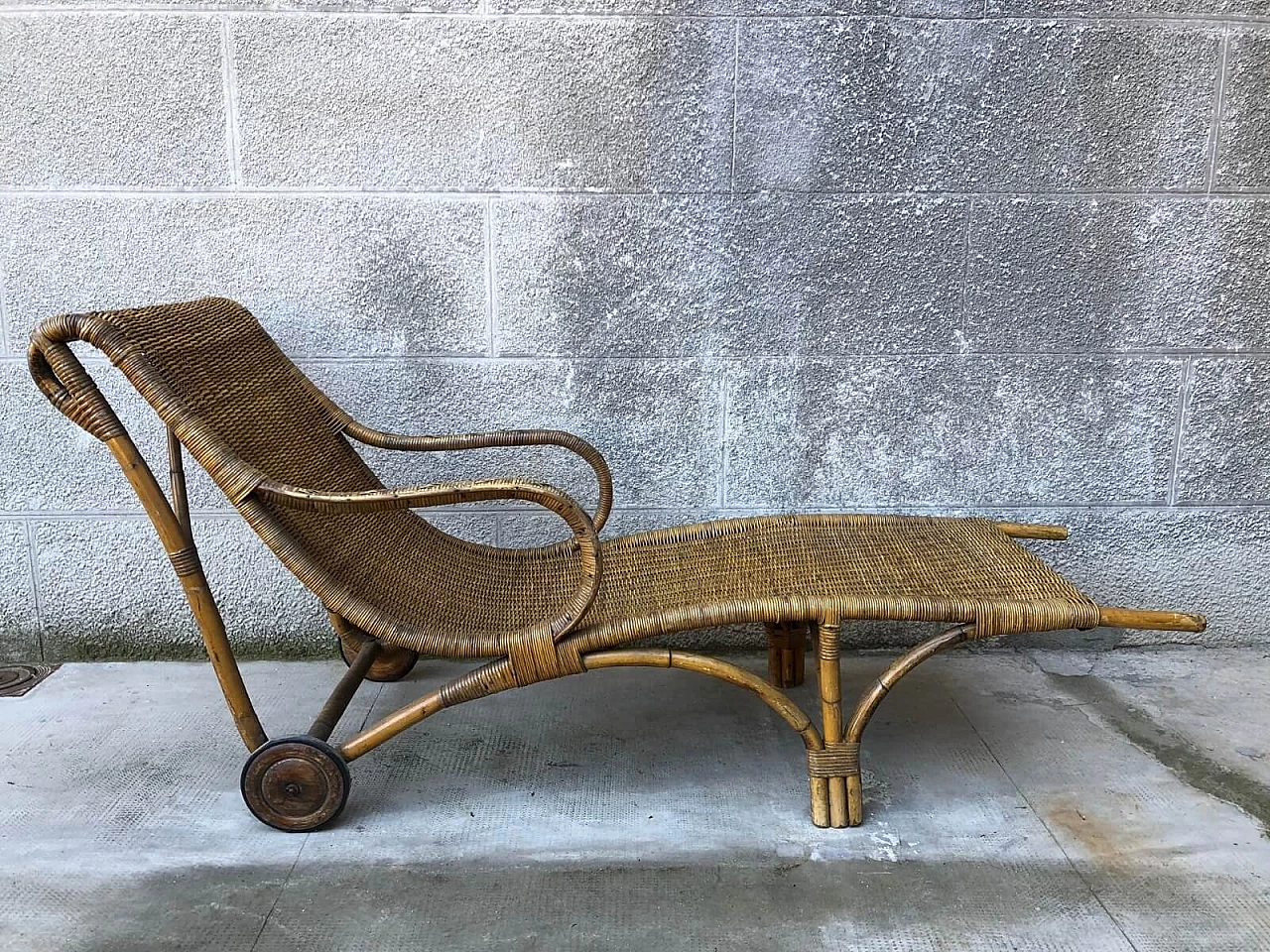 Florentine chaise-longue in rattan, '60s 2