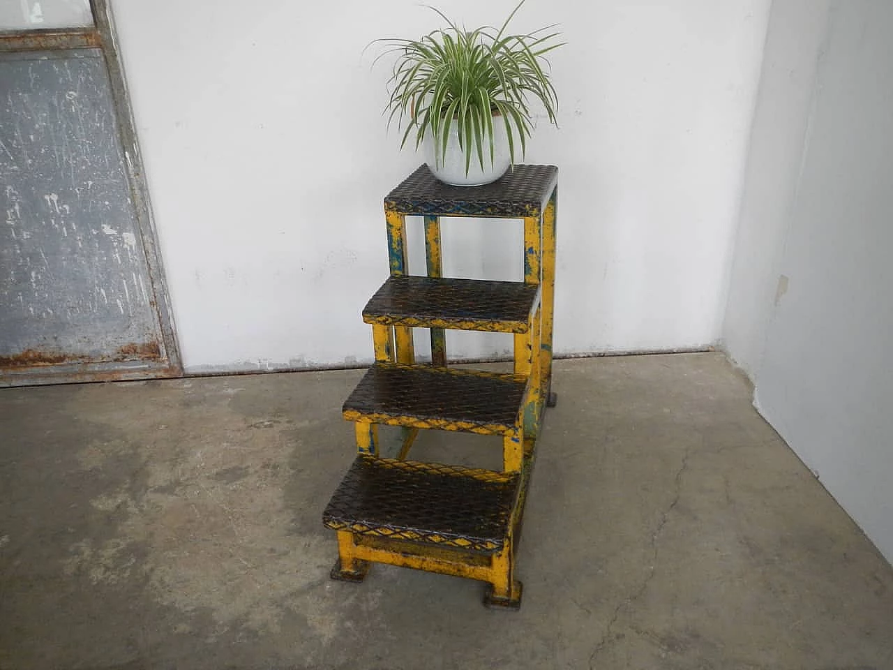 Iron industrial ladder, '70s 1064359