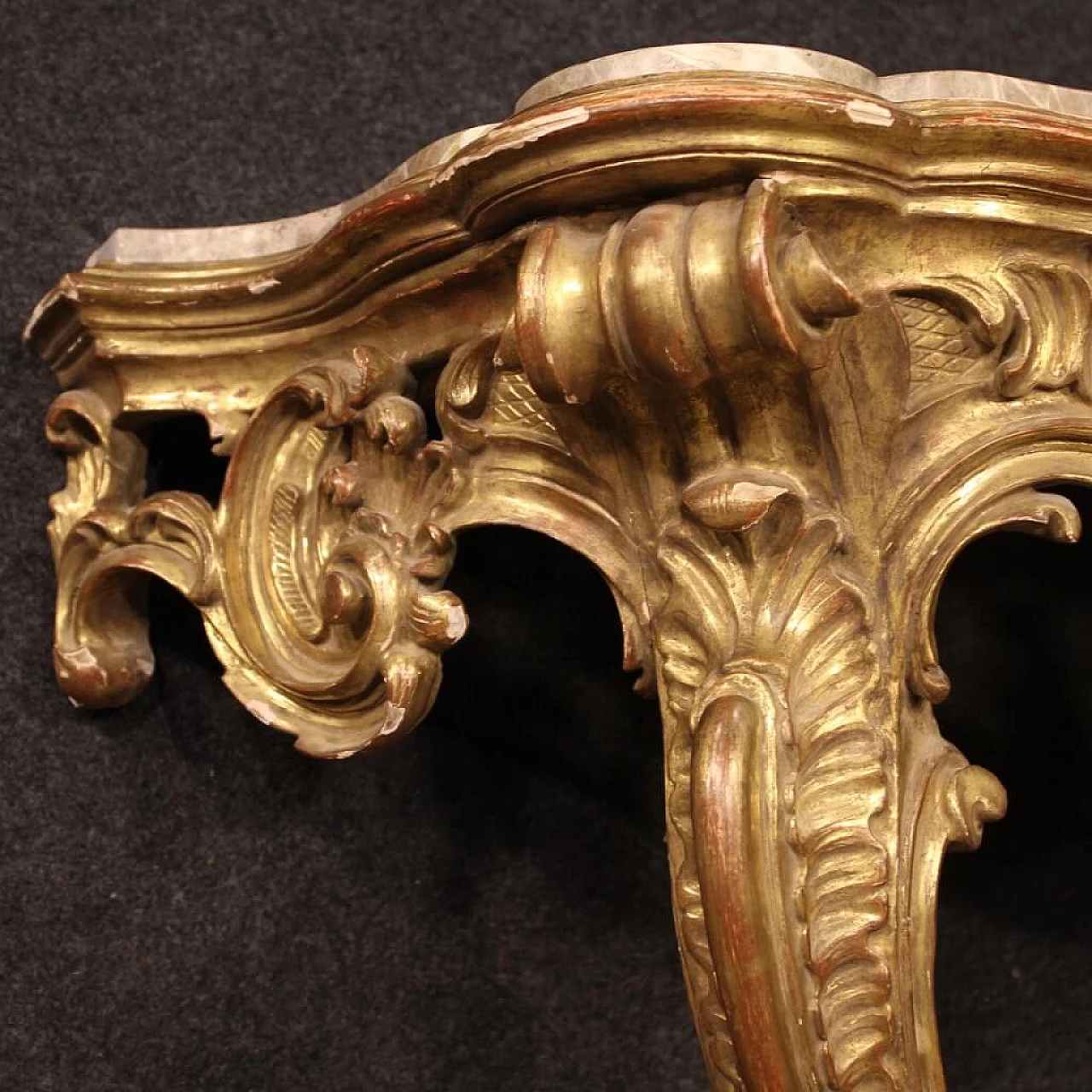 Console francese in legno dorato con piano in marmo stile Luigi XV 1064639