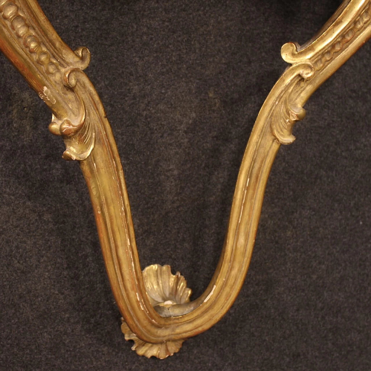 Console francese in legno dorato con piano in marmo stile Luigi XV 1064640